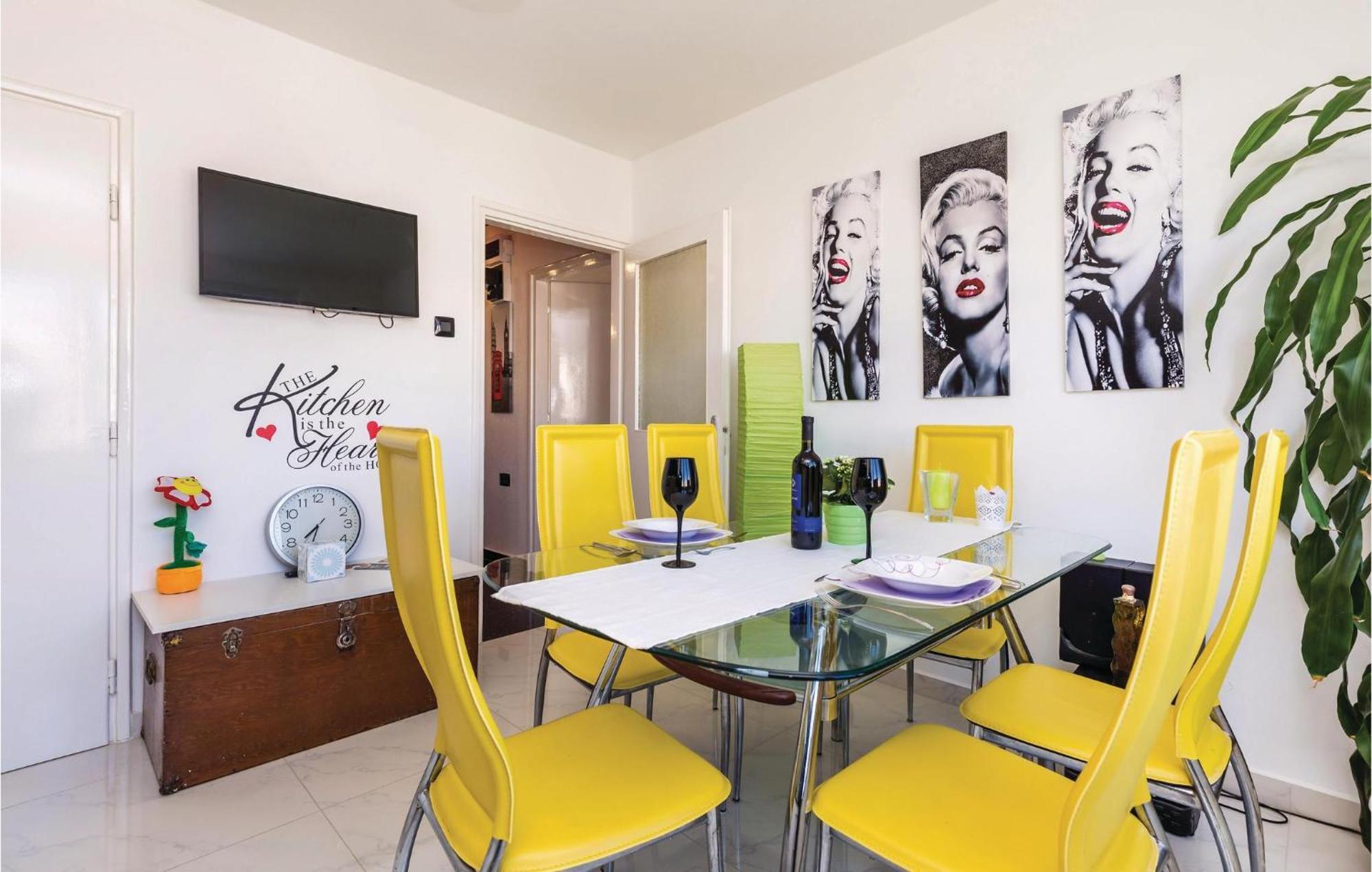 Stunning apartment in Rijeka with 1 Bedrooms&WiFi Buitenkant foto