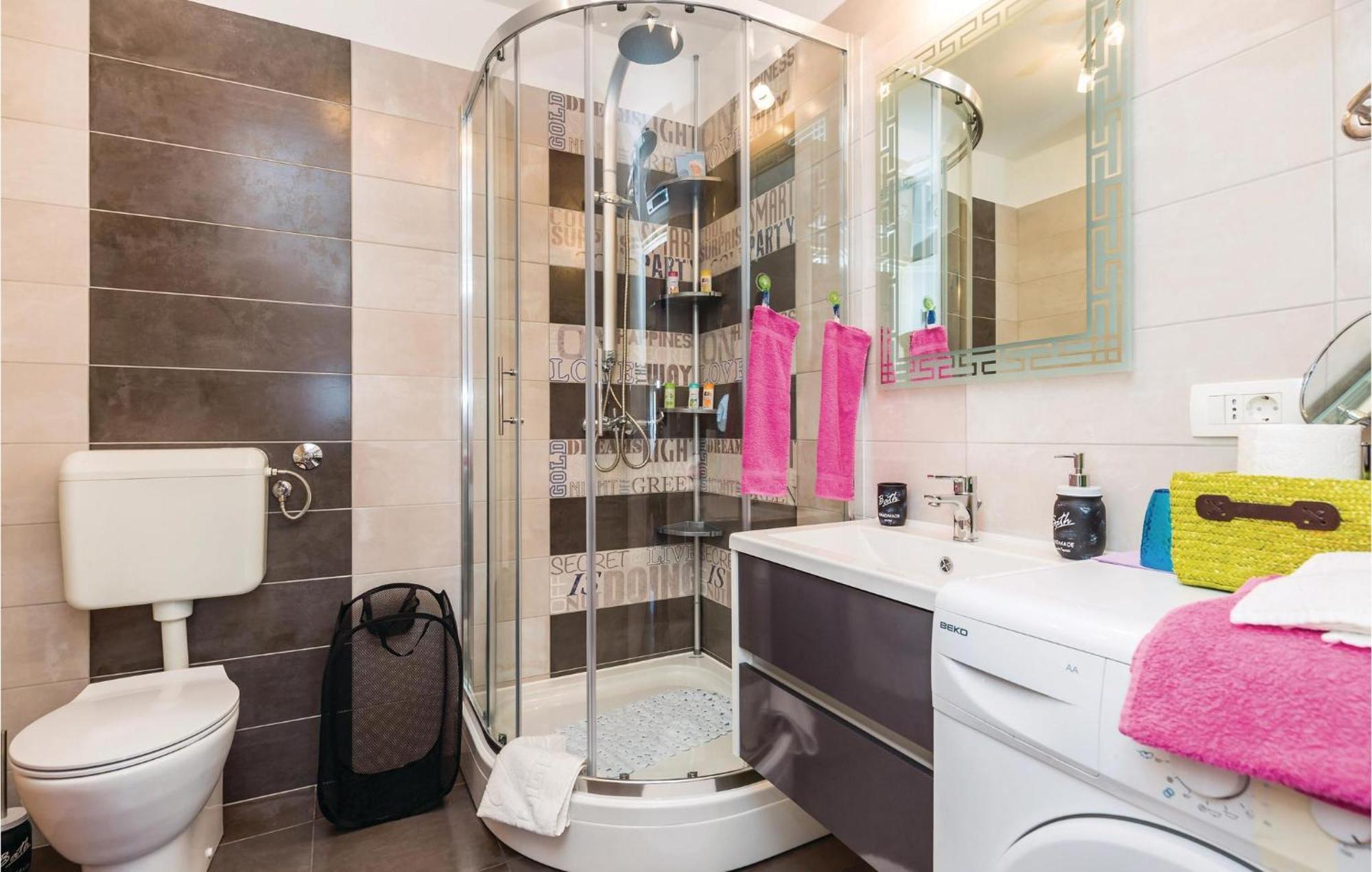 Stunning apartment in Rijeka with 1 Bedrooms&WiFi Buitenkant foto